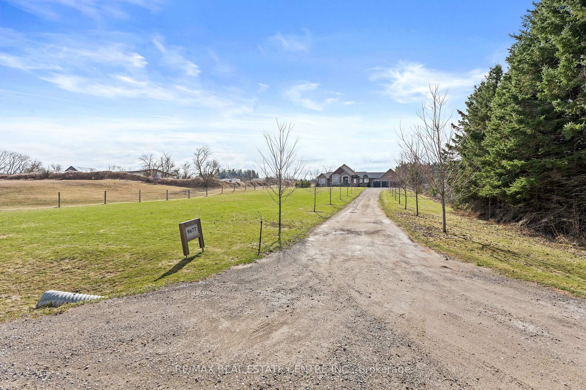 Photo 2 of 9677 Tenth Side Road, Erin, Rural Erin — HOMEH
