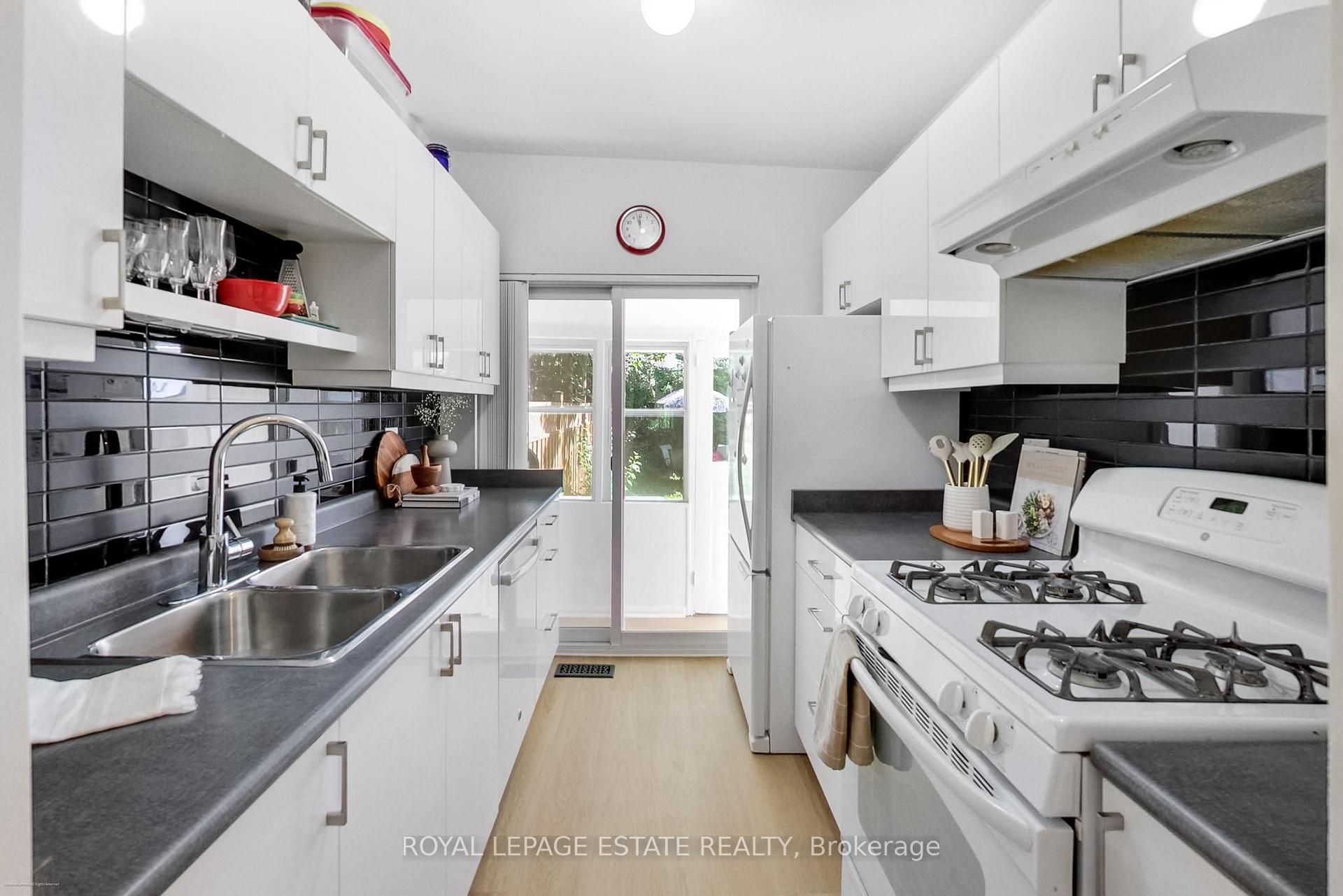 Photo 8 of 151 Drayton Avenue, Toronto, Woodbine Corridor — HOMEH