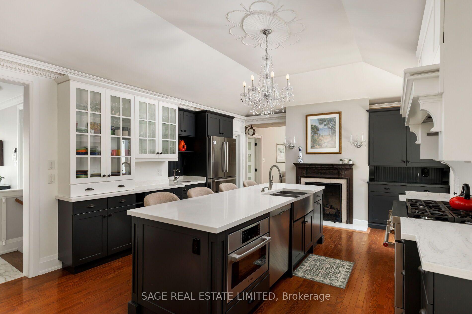 Photo 13 of 5 Blair Athol Crescent, Etobicoke, Princess-Rosethorn — HOMEH