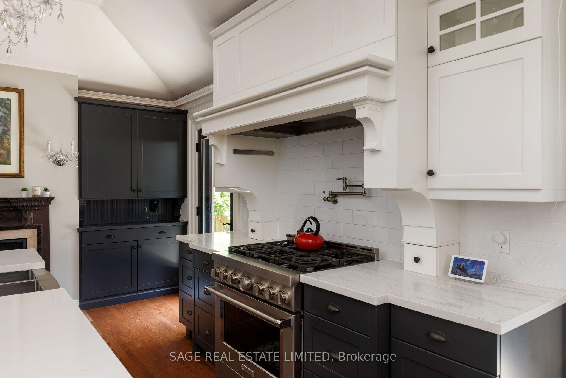 Photo 14 of 5 Blair Athol Crescent, Etobicoke, Princess-Rosethorn — HOMEH
