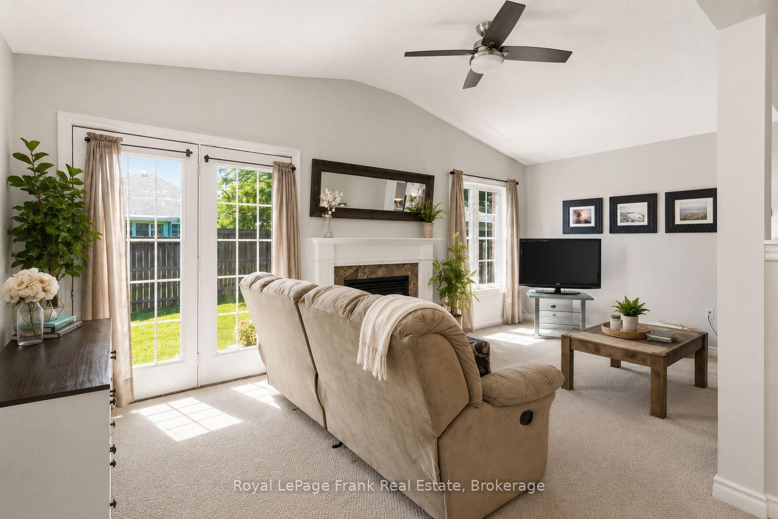 Photo 5 of 1340 Wadebridge Crescent, Oshawa, Eastdale — HOMEH