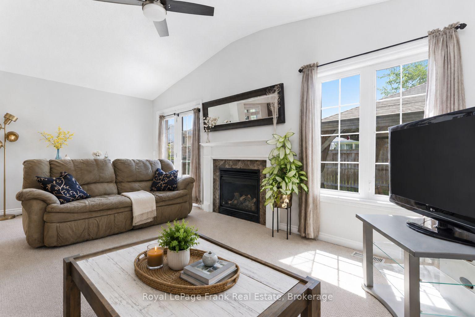 Photo 6 of 1340 Wadebridge Crescent, Oshawa, Eastdale — HOMEH