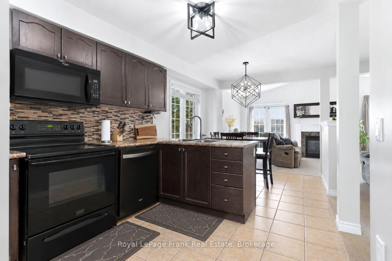 Photo 9 of 1340 Wadebridge Crescent, Oshawa, Eastdale — HOMEH