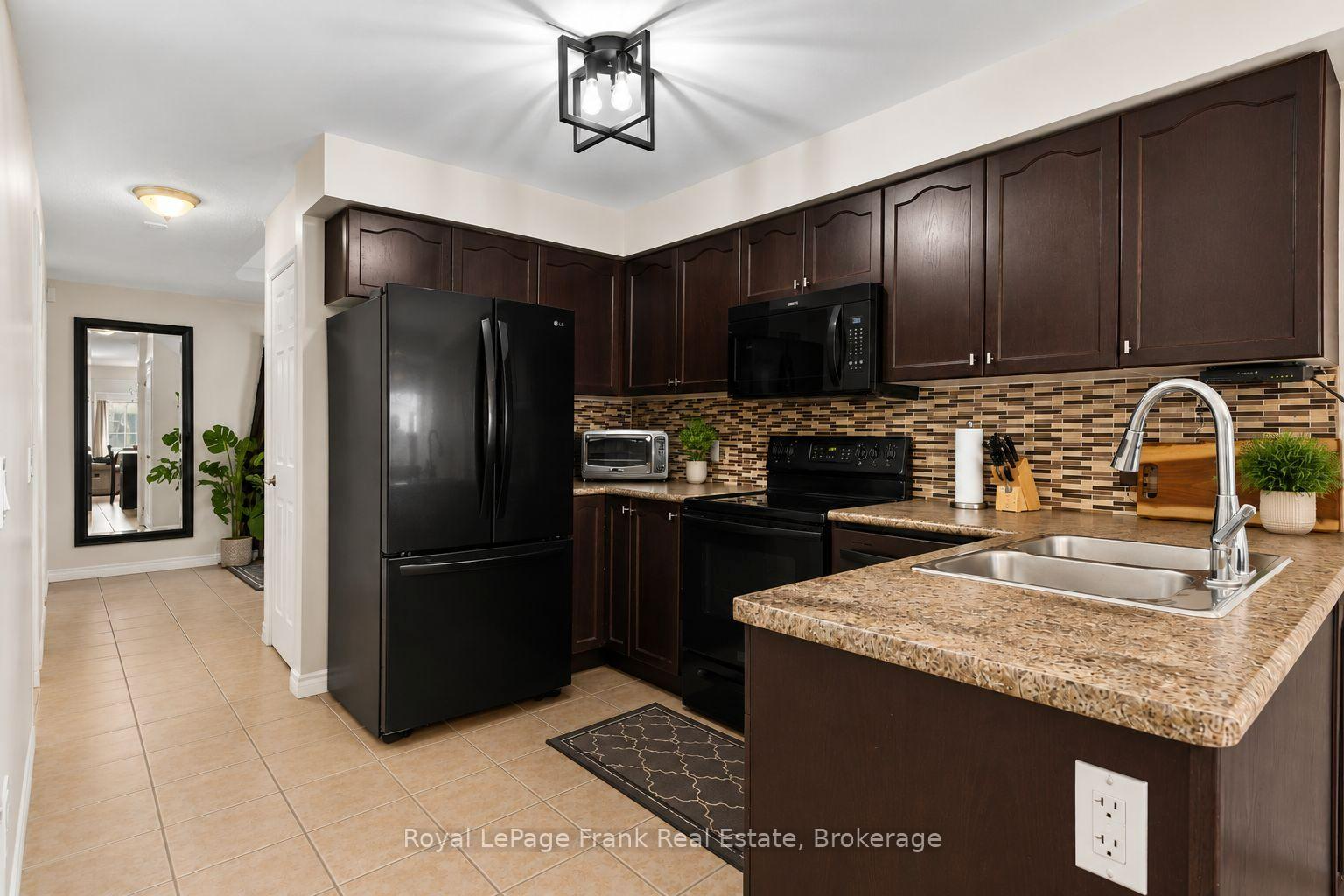 Photo 10 of 1340 Wadebridge Crescent, Oshawa, Eastdale — HOMEH