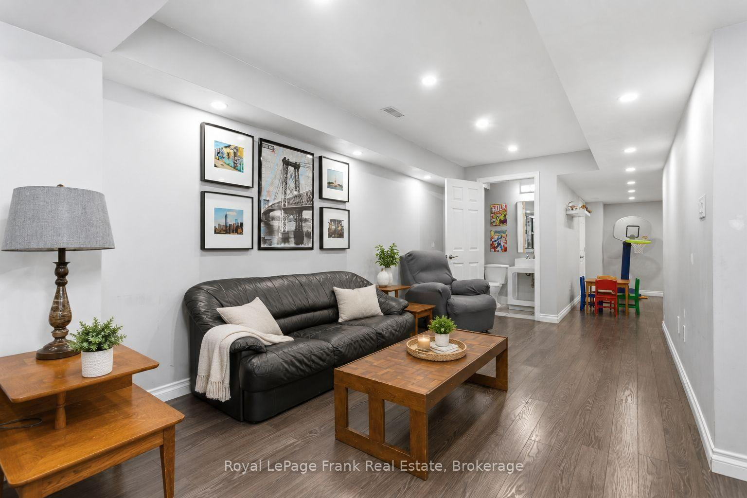 Photo 19 of 1340 Wadebridge Crescent, Oshawa, Eastdale — HOMEH