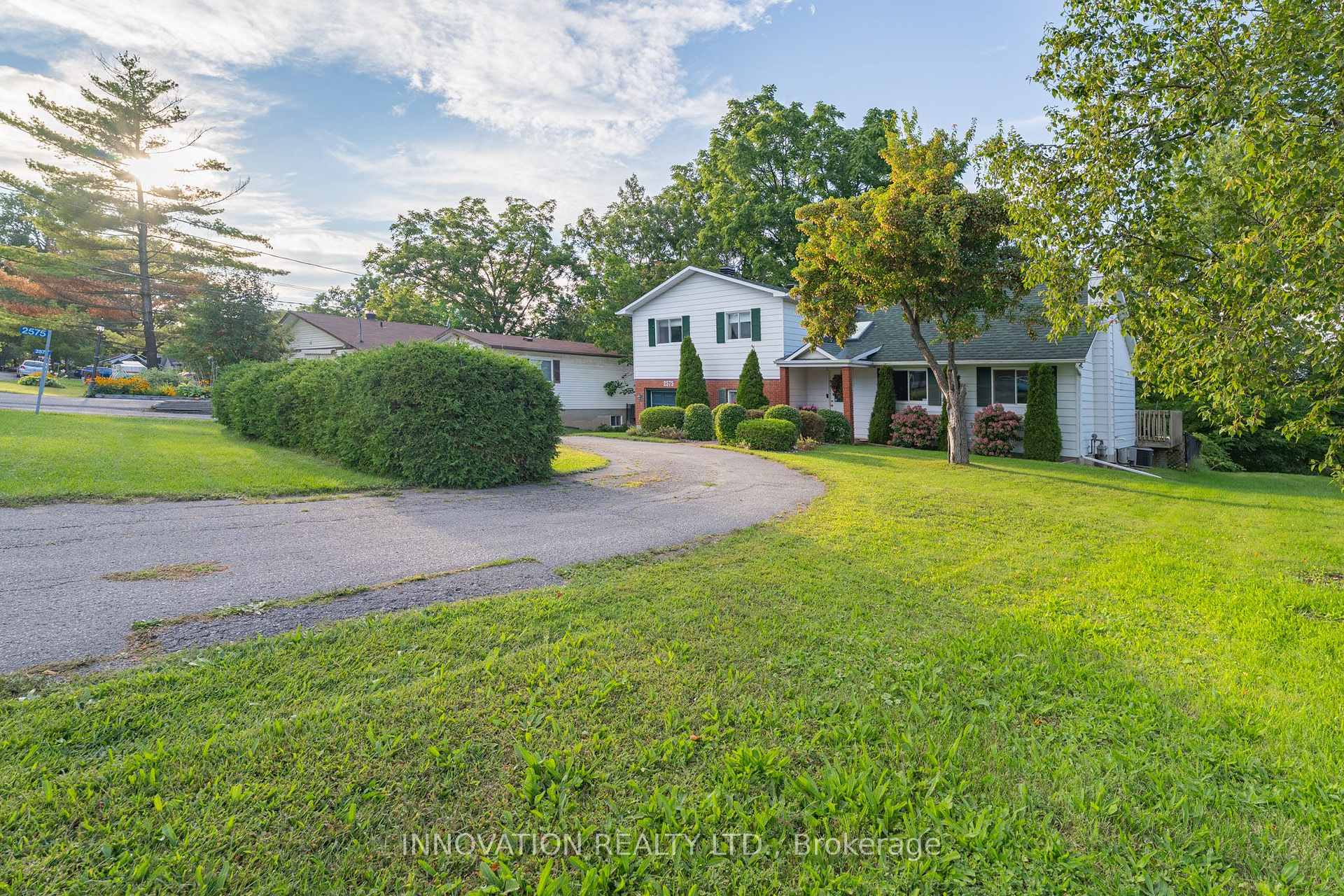 Photo 2 of 2575 Sparkle Street, Ottawa, Cumberland Village — HOMEH