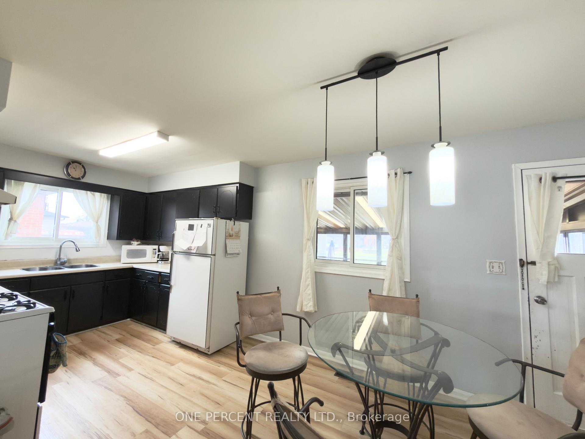 Photo 10 of 37 Empress Avenue, Welland, Lincoln/Crowland — HOMEH