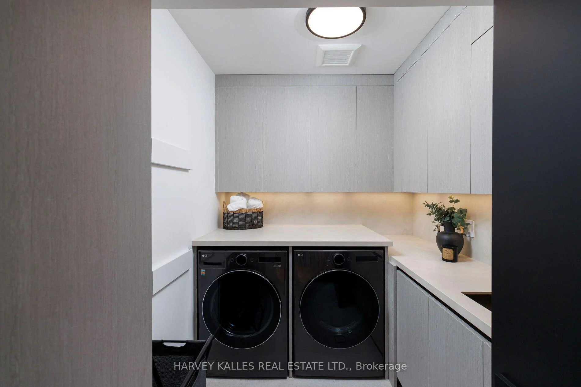 Photo 54 of 22 Foxley Street, Toronto, Trinity-Bellwoods — HOMEH