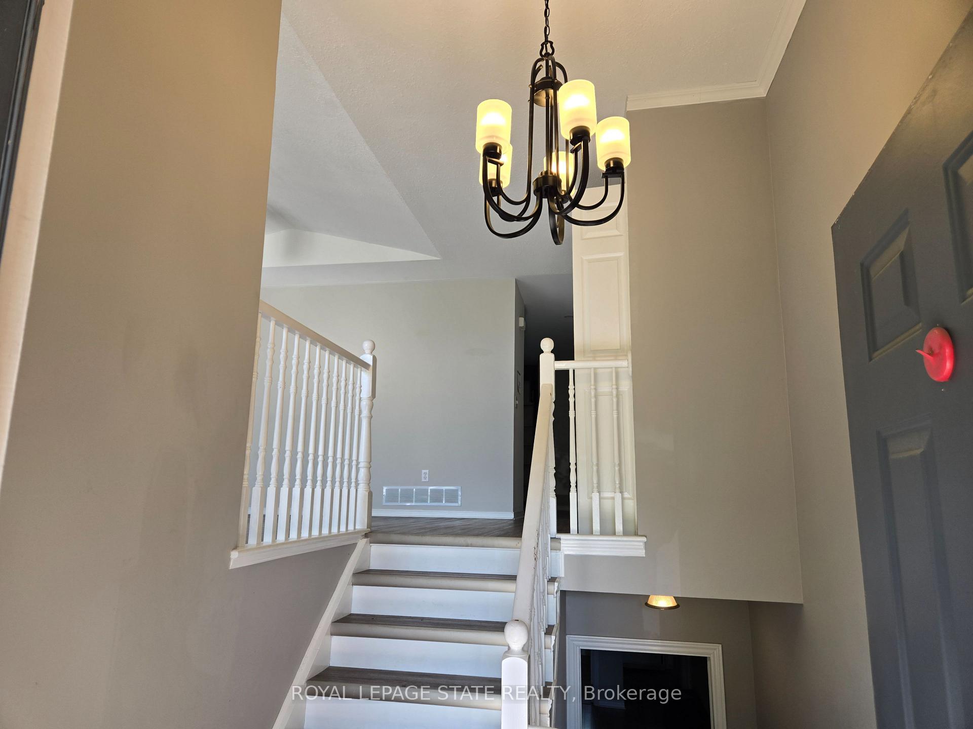 Photo 3 of 73 Foxtail Avenue, Welland, West Welland — HOMEH