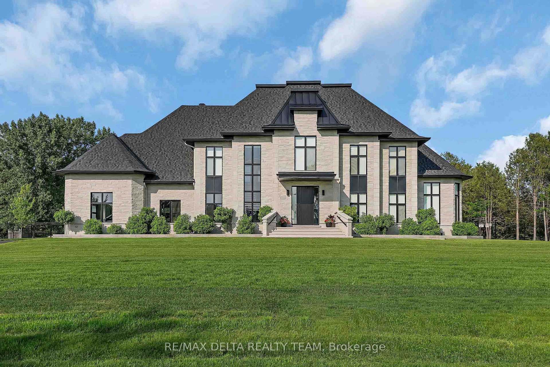 Photo of 1255 Arbuste Avenue