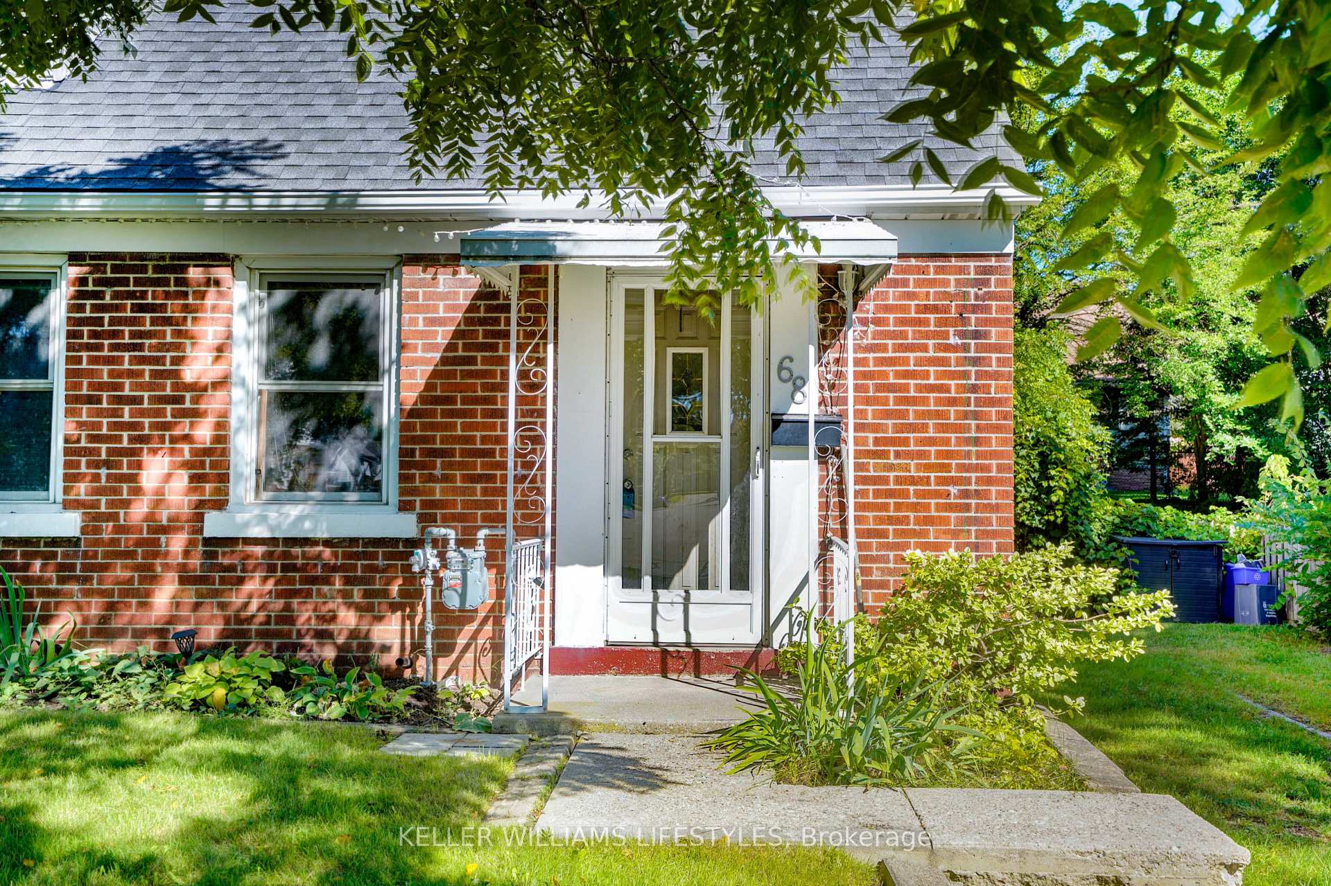 Photo 2 of 68 Apeldoorn Crescent, London, East C — HOMEH