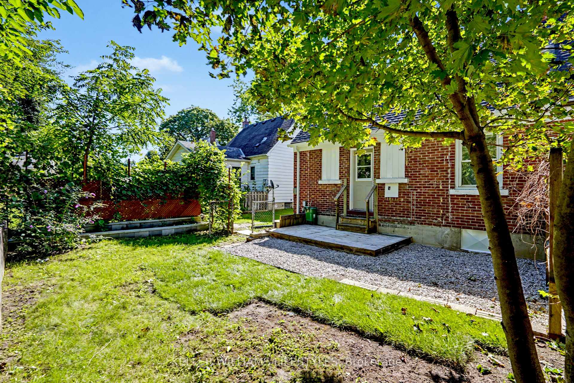 Photo 22 of 68 Apeldoorn Crescent, London, East C — HOMEH