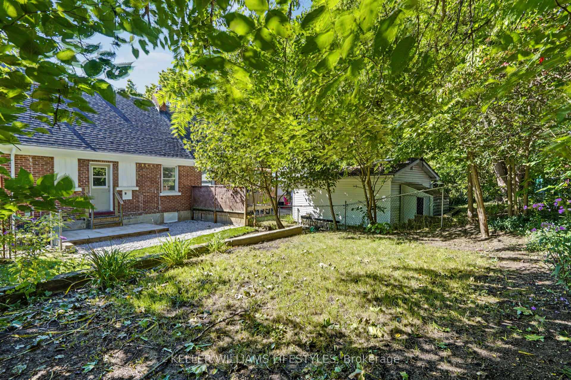 Photo 27 of 68 Apeldoorn Crescent, London, East C — HOMEH