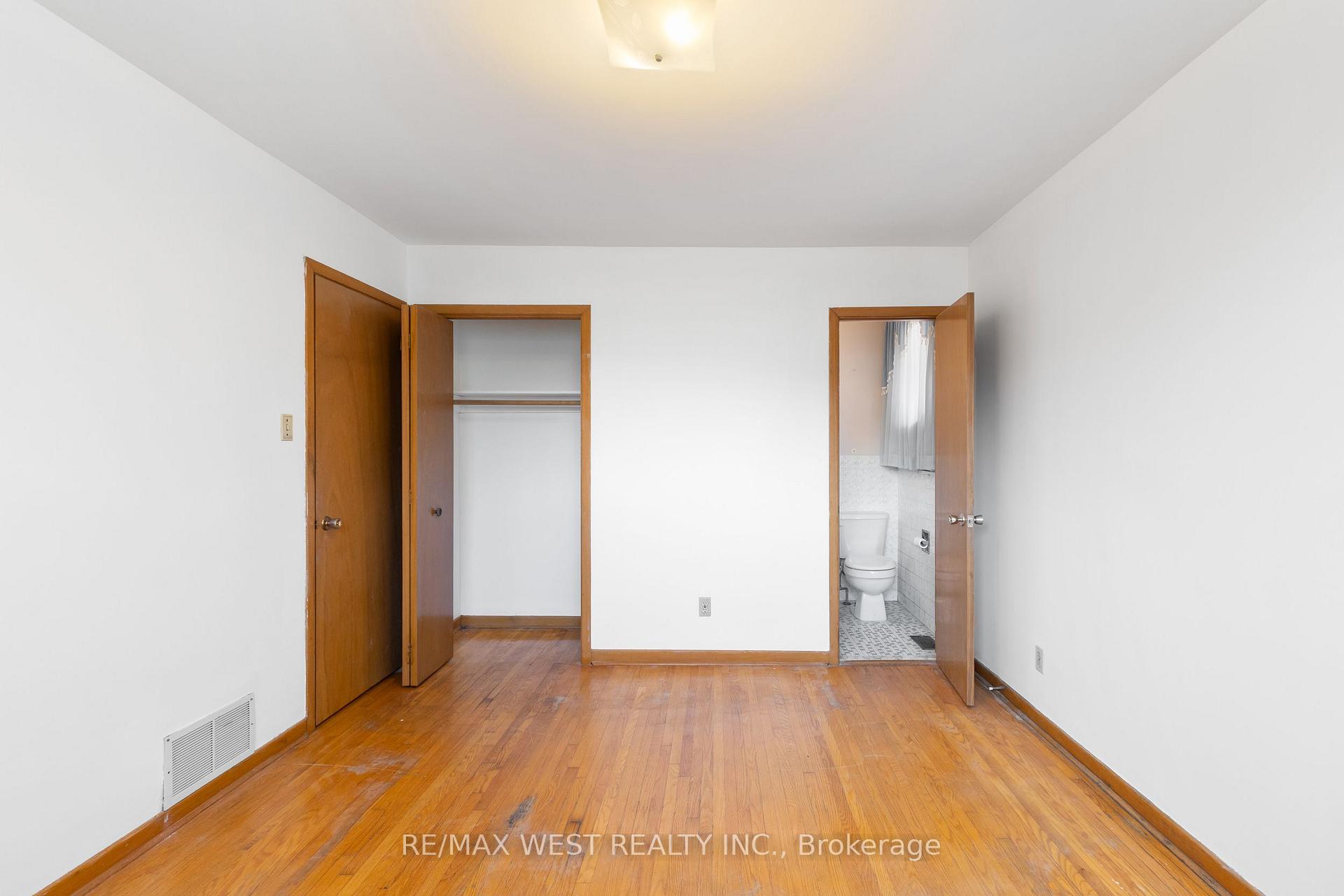 Photo 15 of 25 Apted Avenue, North York, Humber Summit — HOMEH