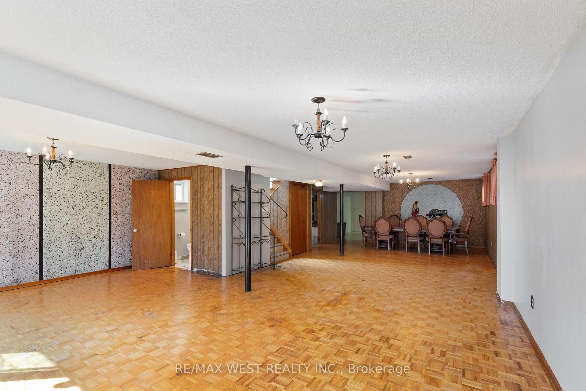 Photo 17 of 25 Apted Avenue, North York, Humber Summit — HOMEH