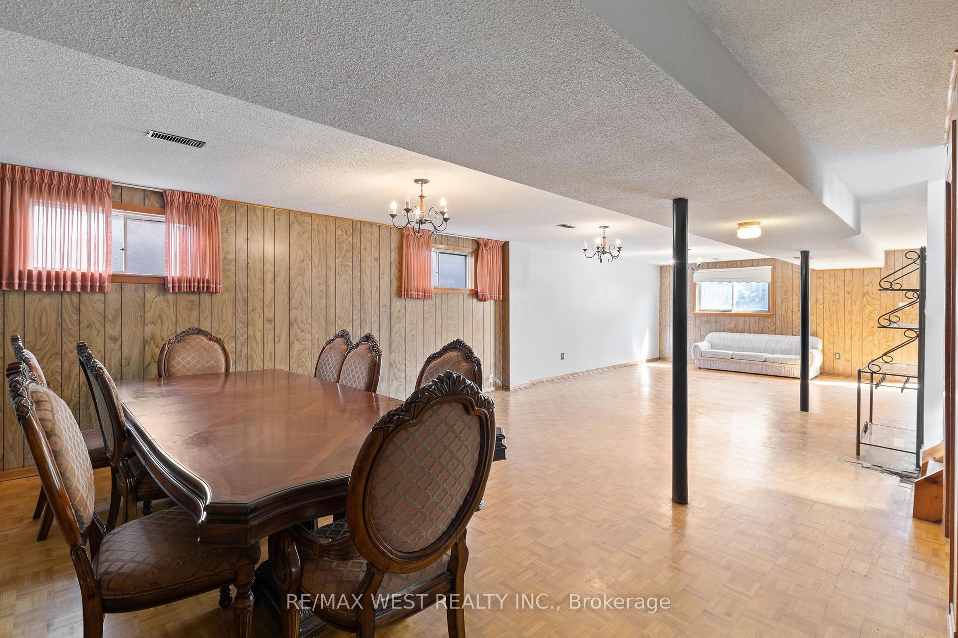 Photo 22 of 25 Apted Avenue, North York, Humber Summit — HOMEH