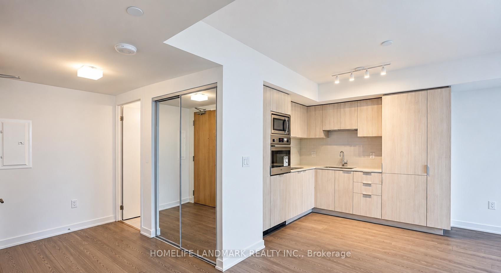 Photo 4 of Unit 1907, 11 Wellesley Street W, Toronto, Bay Street Corridor — HOMEH