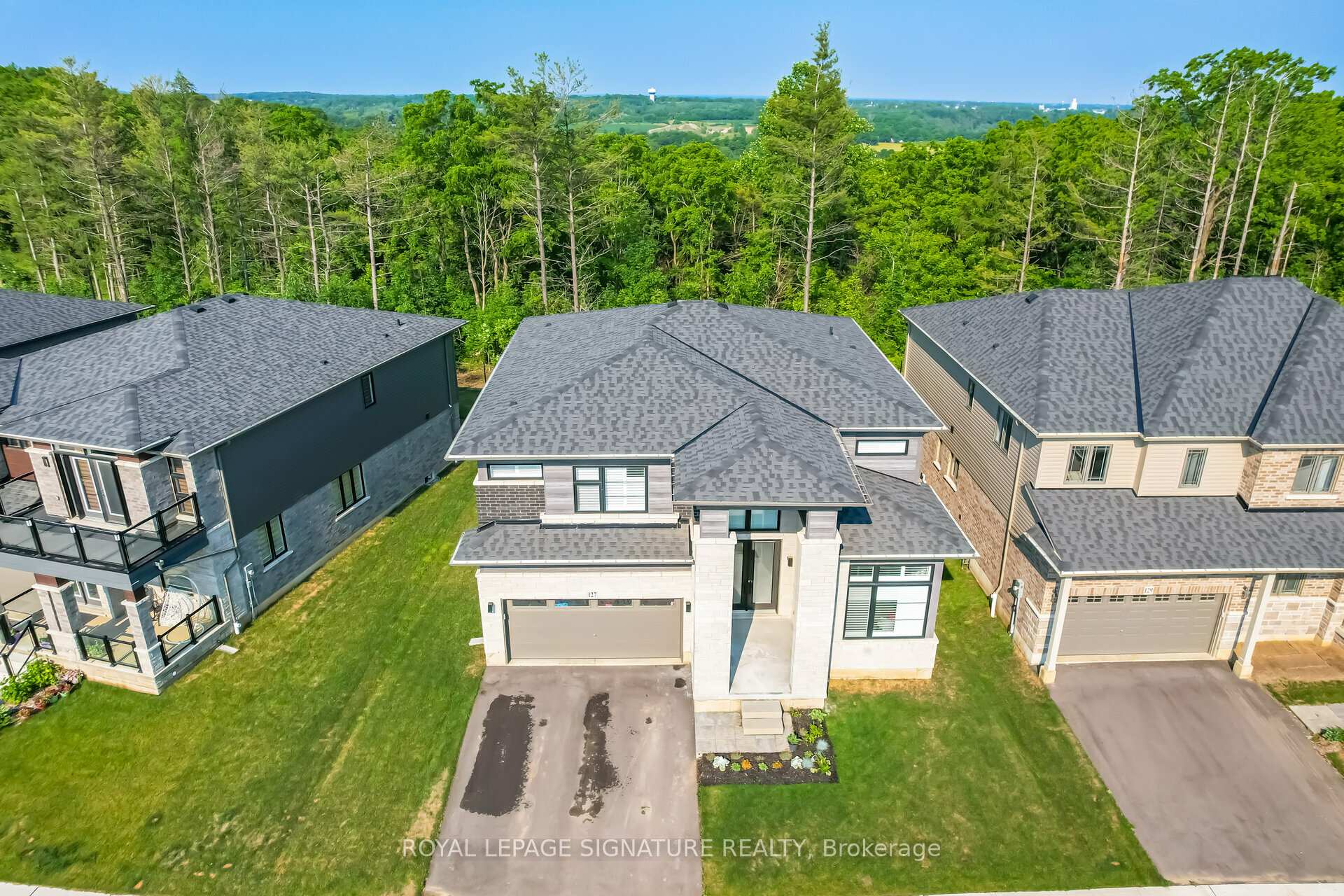 Photo 2 of 127 Court Drive, Brant, Paris — HOMEH