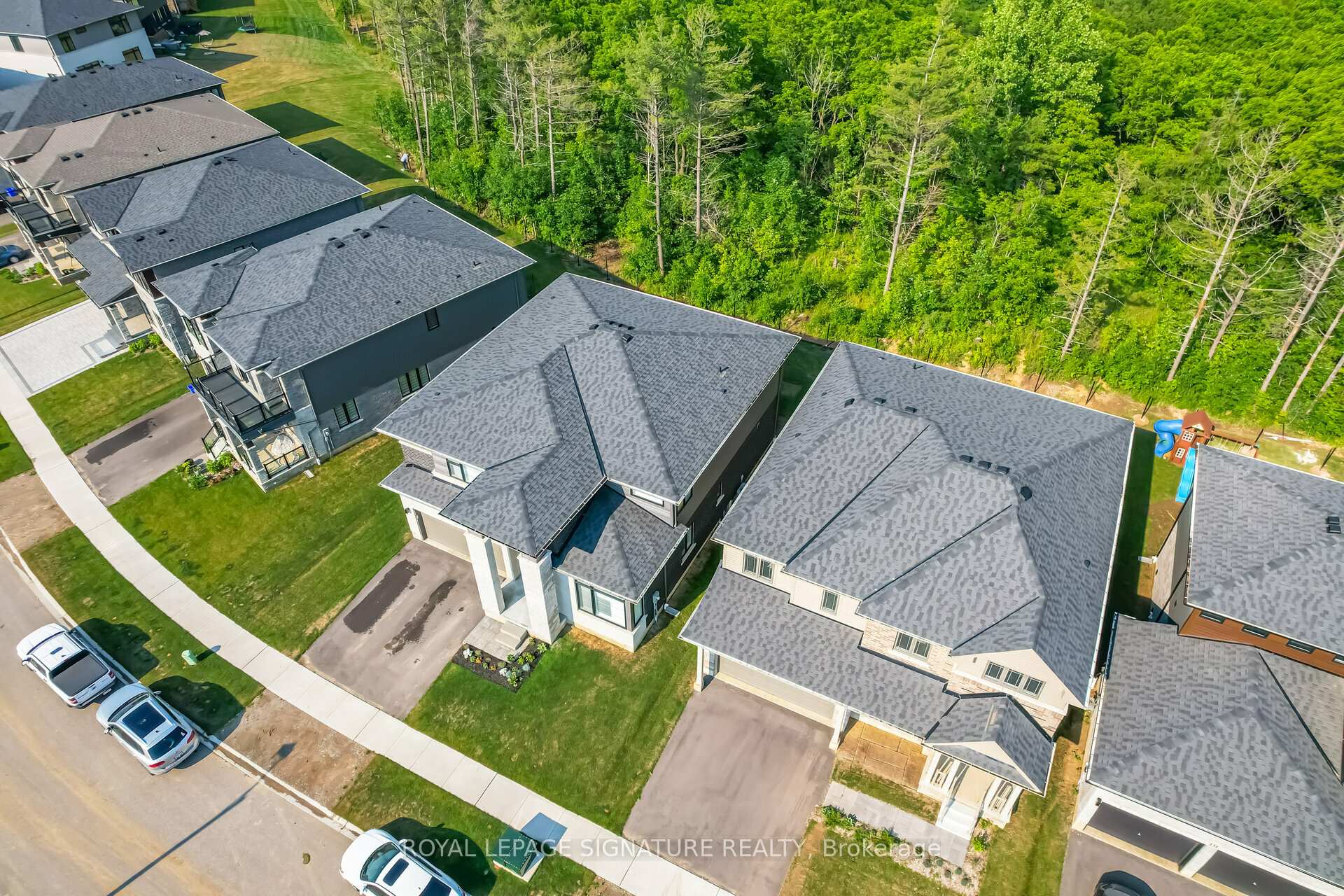 Photo 3 of 127 Court Drive, Brant, Paris — HOMEH