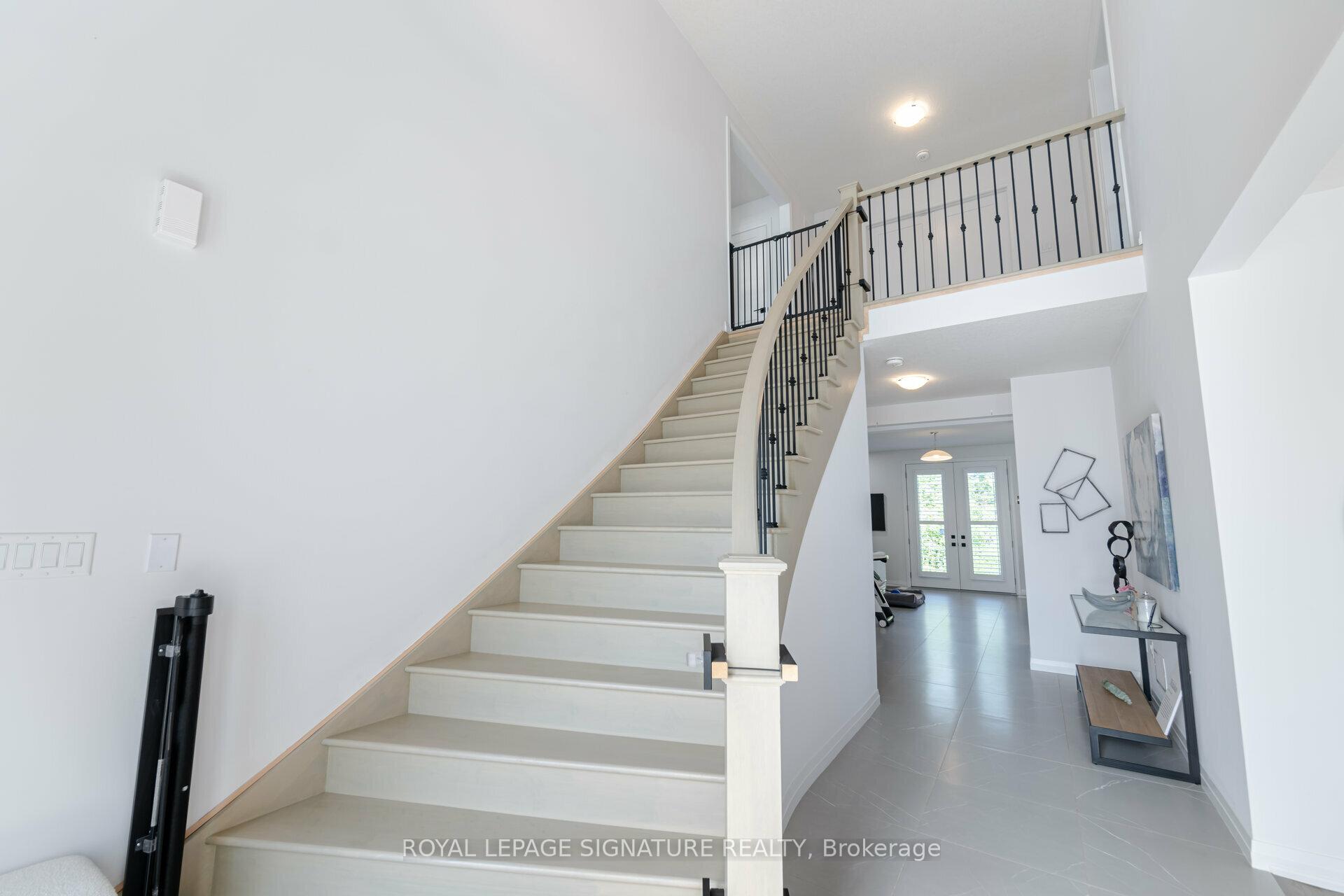 Photo 6 of 127 Court Drive, Brant, Paris — HOMEH