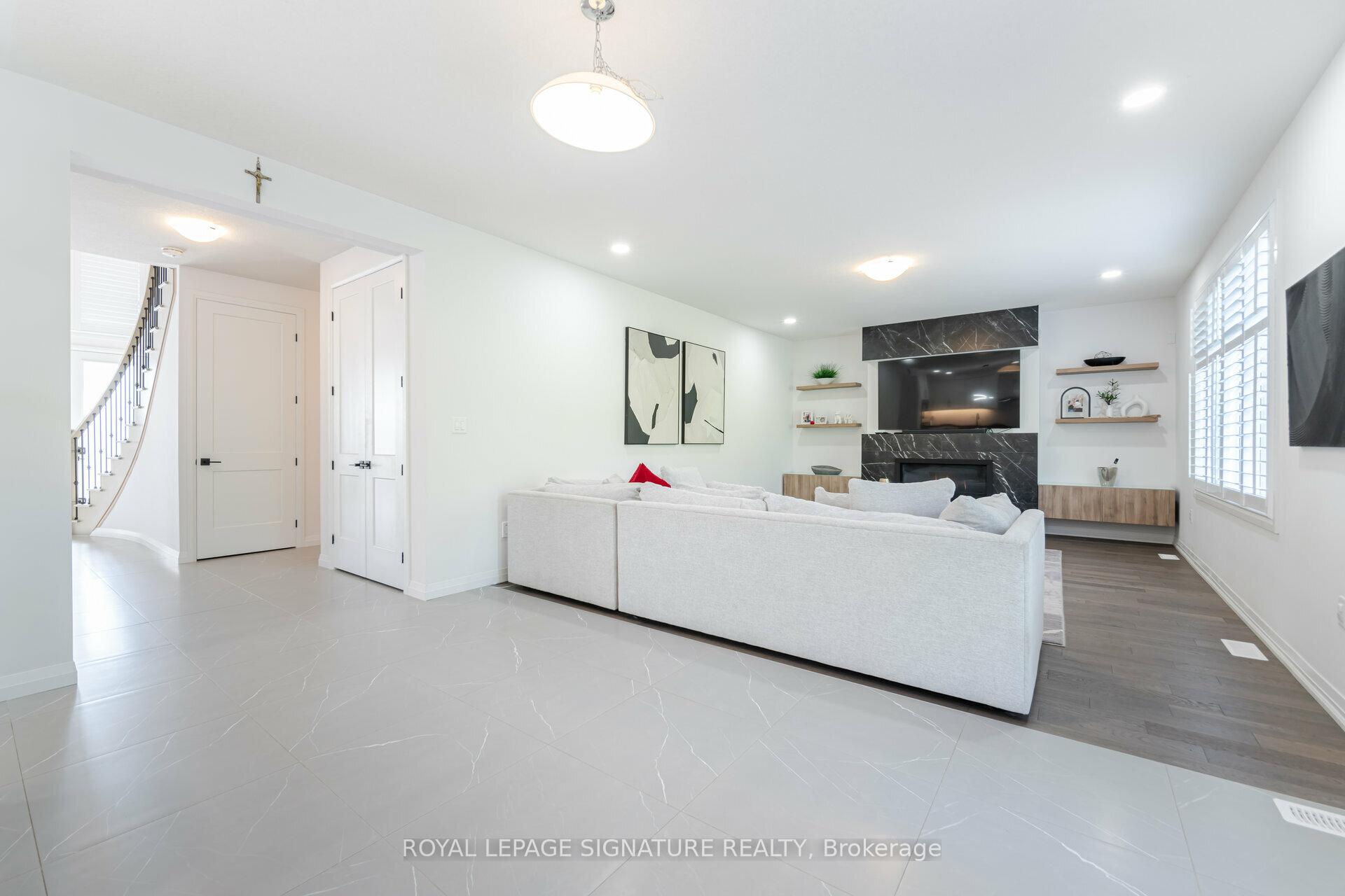 Photo 18 of 127 Court Drive, Brant, Paris — HOMEH