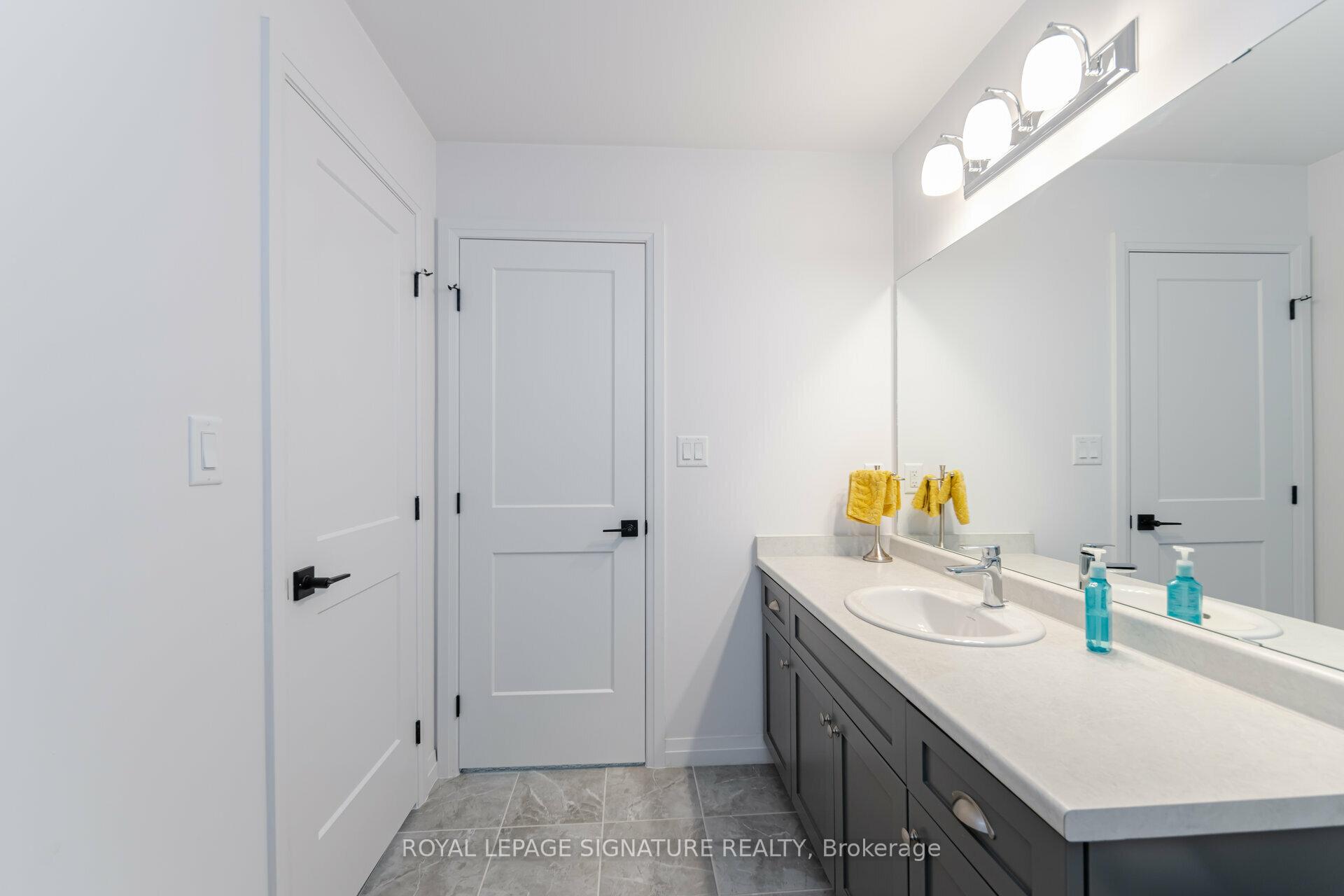 Photo 41 of 127 Court Drive, Brant, Paris — HOMEH