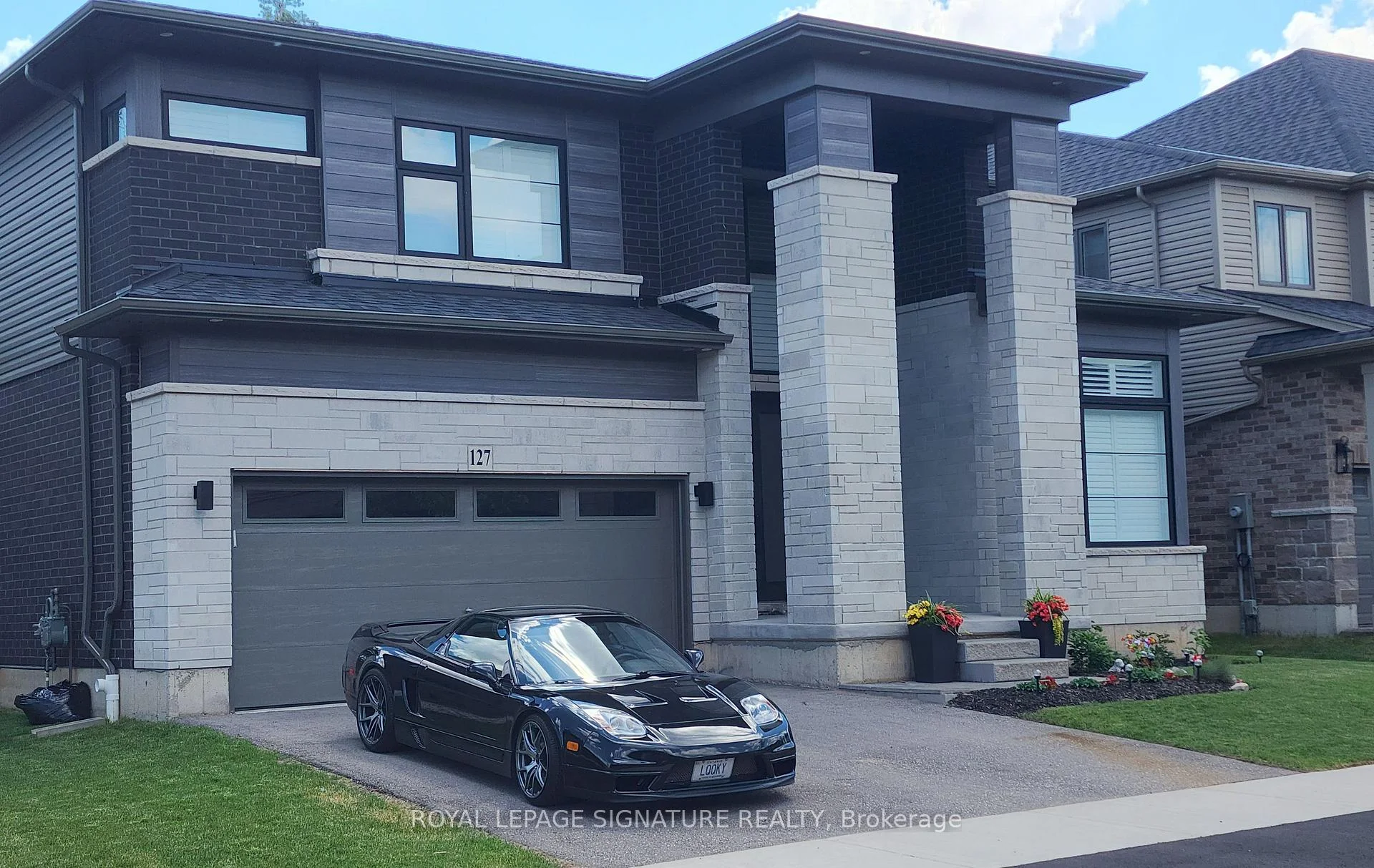 Photo 1 of 127 Court Drive, Brant, Paris — HOMEH
