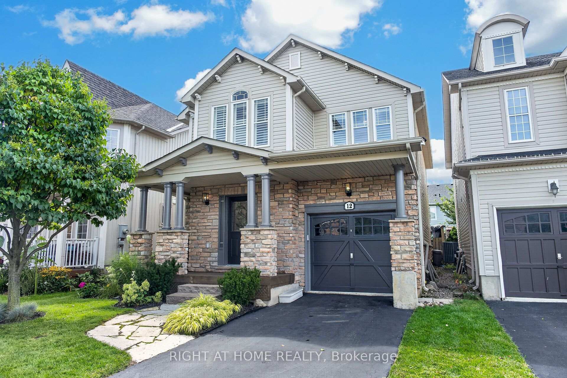 Photo 1 of 12 Fiddlehead Crescent, Hamilton, Waterdown — HOMEH