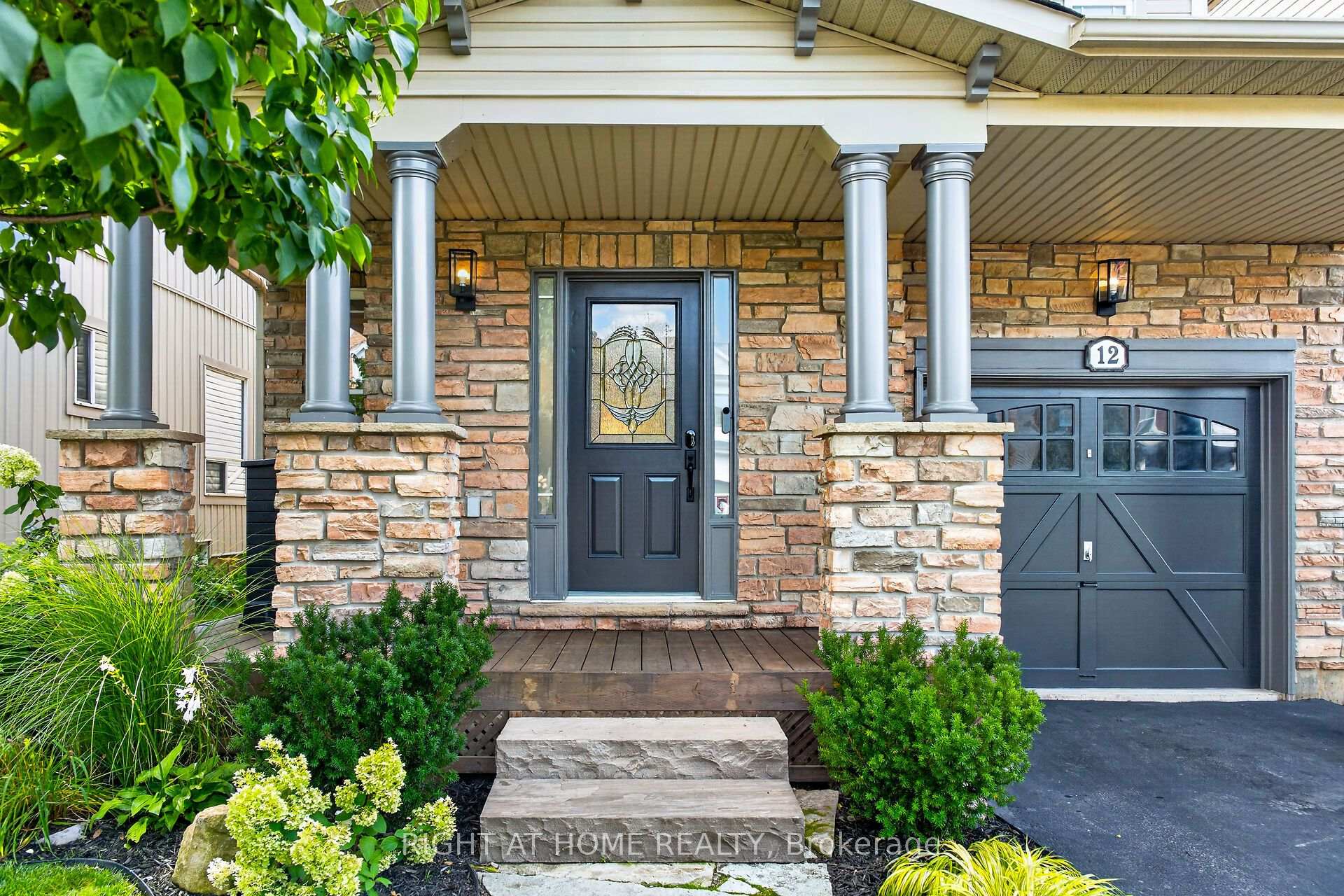 Photo 2 of 12 Fiddlehead Crescent, Hamilton, Waterdown — HOMEH