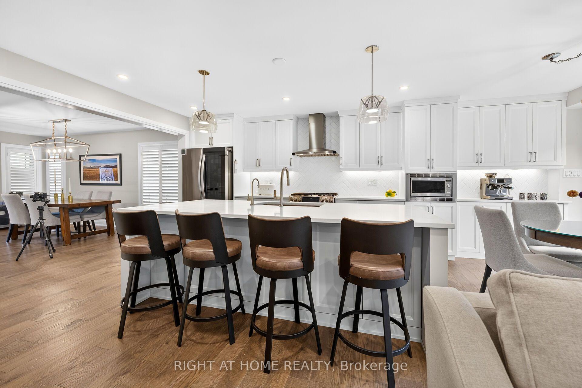 Photo 5 of 12 Fiddlehead Crescent, Hamilton, Waterdown — HOMEH