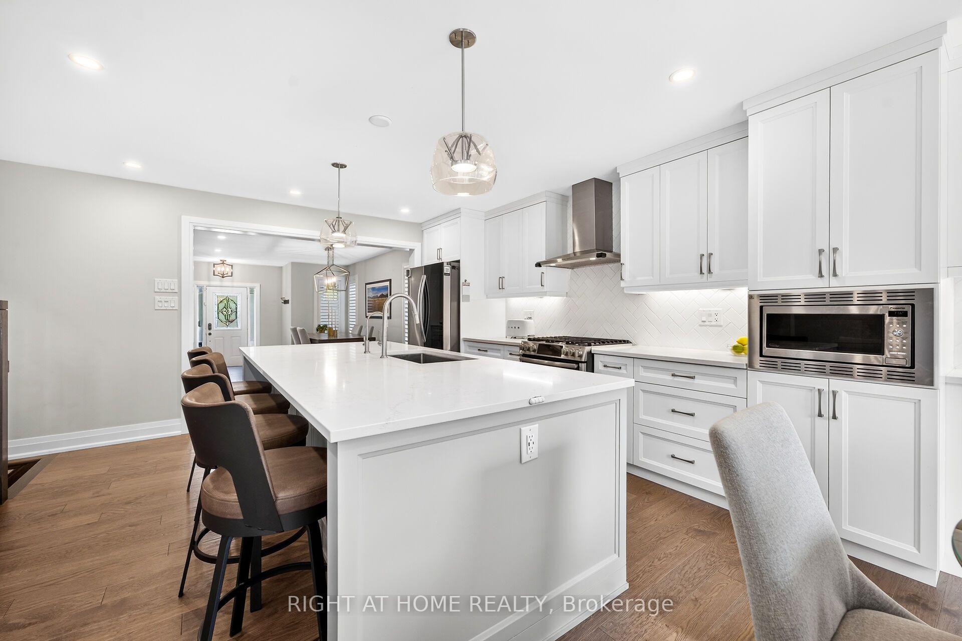 Photo 9 of 12 Fiddlehead Crescent, Hamilton, Waterdown — HOMEH