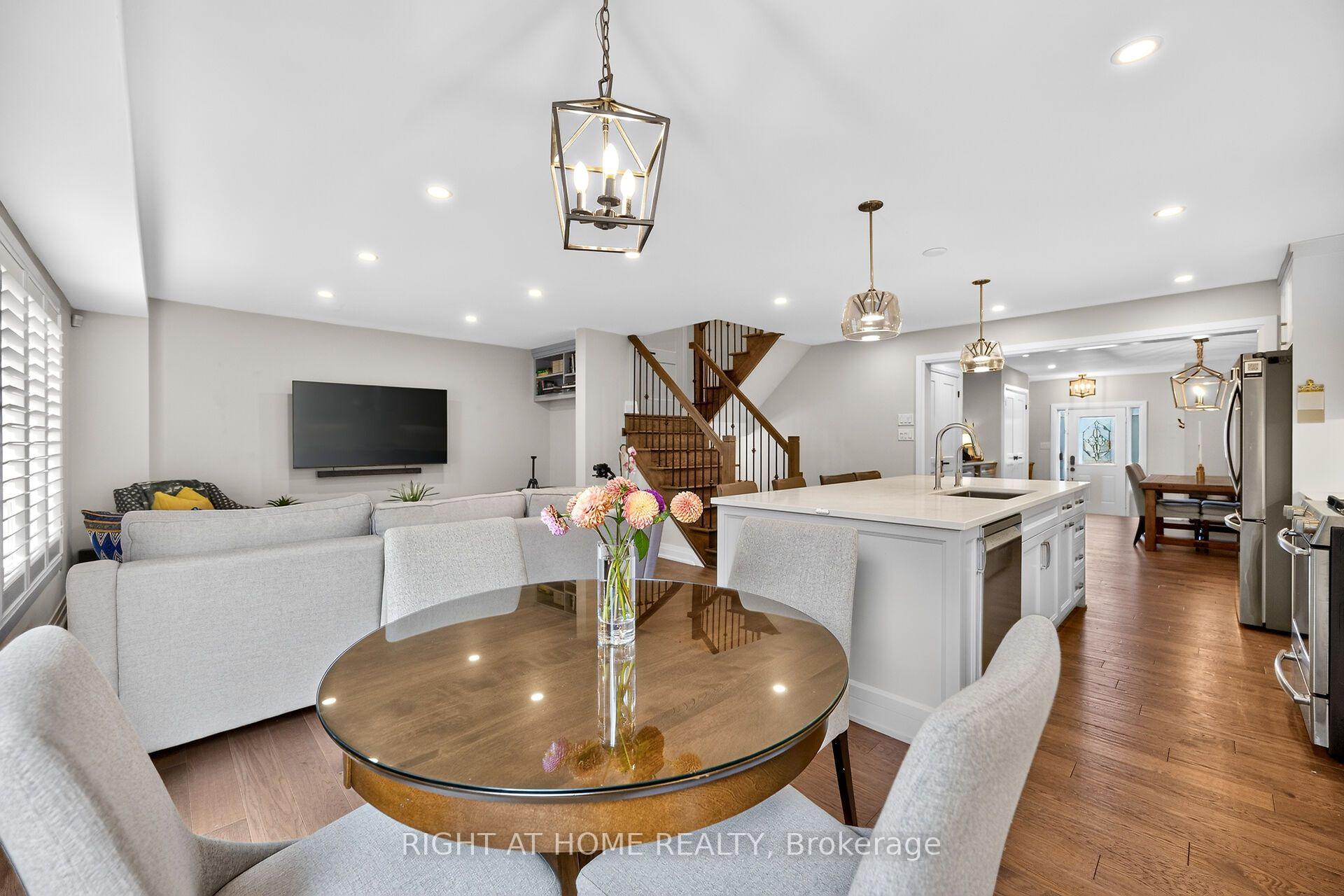 Photo 10 of 12 Fiddlehead Crescent, Hamilton, Waterdown — HOMEH