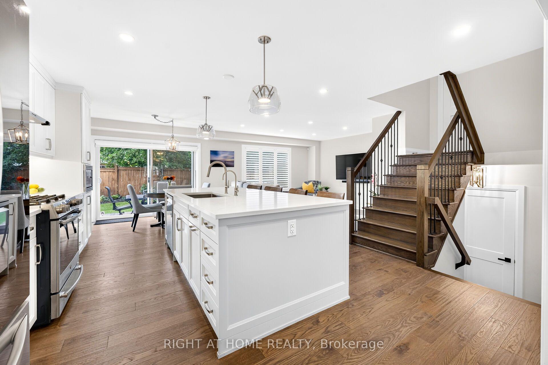 Photo 11 of 12 Fiddlehead Crescent, Hamilton, Waterdown — HOMEH