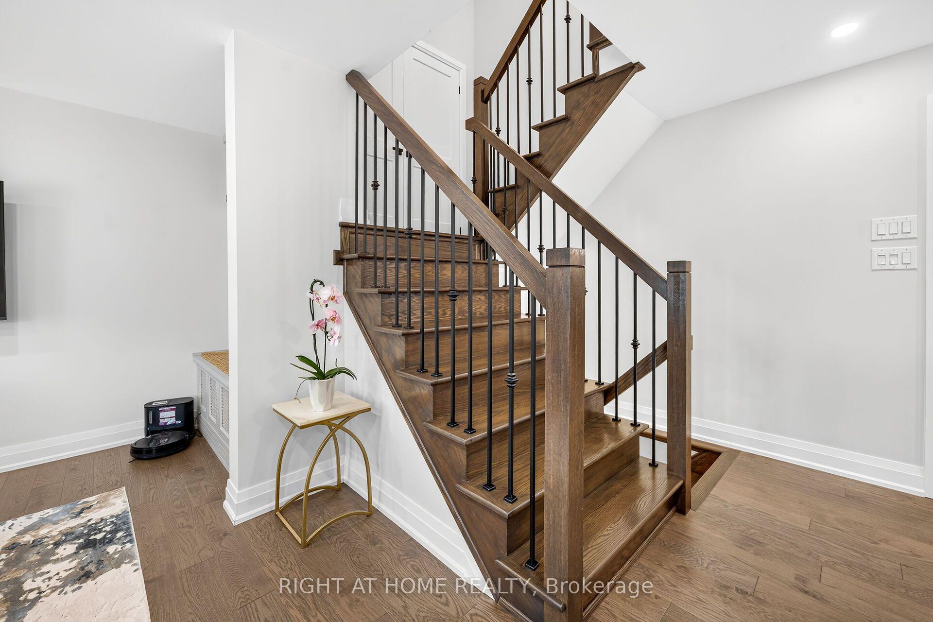 Photo 16 of 12 Fiddlehead Crescent, Hamilton, Waterdown — HOMEH