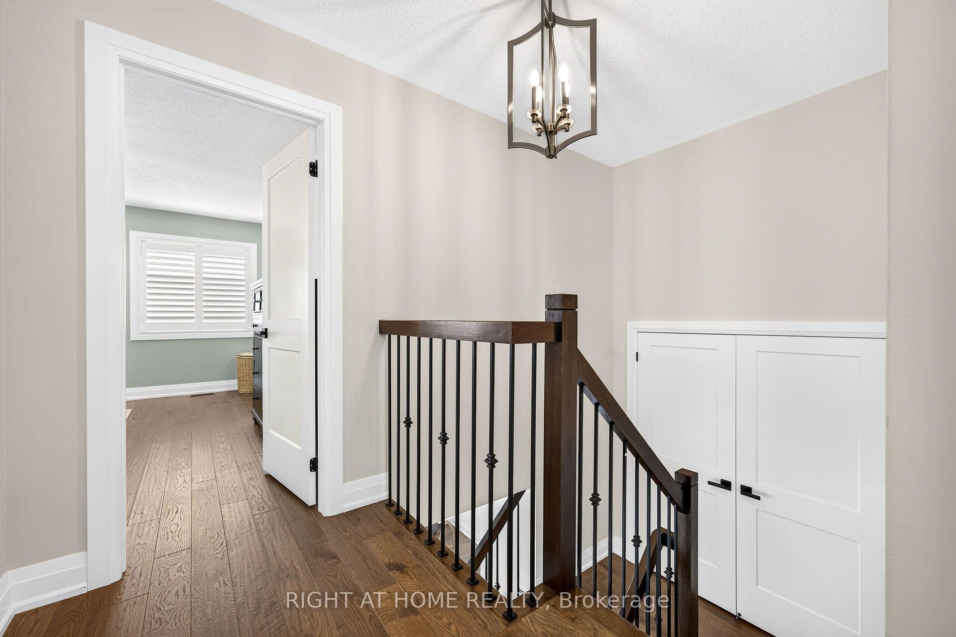 Photo 17 of 12 Fiddlehead Crescent, Hamilton, Waterdown — HOMEH