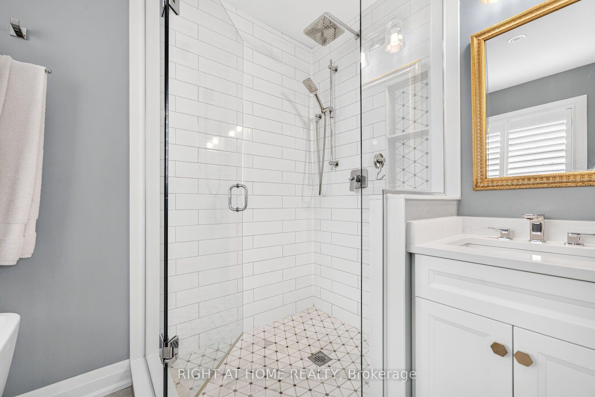 Photo 22 of 12 Fiddlehead Crescent, Hamilton, Waterdown — HOMEH