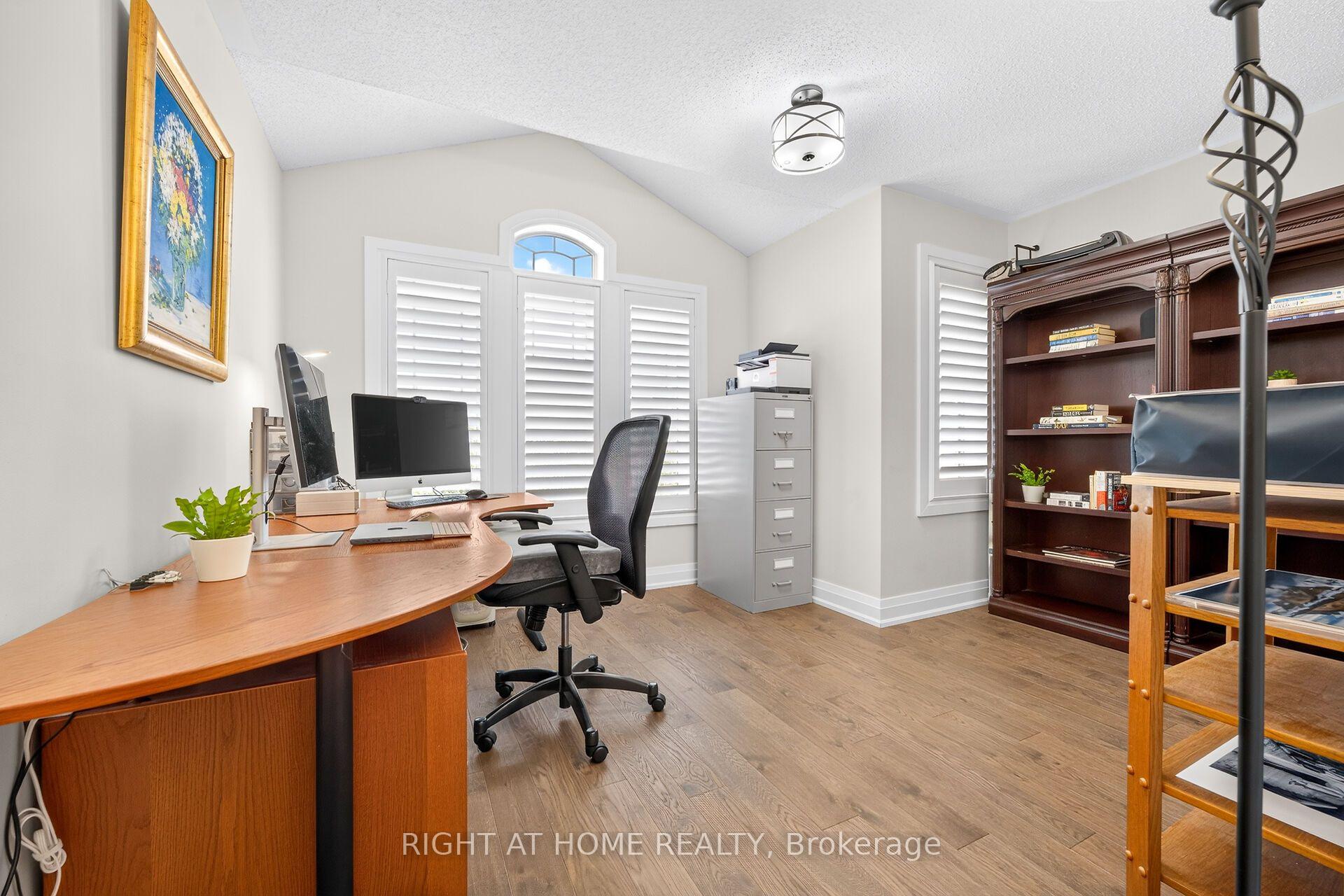 Photo 28 of 12 Fiddlehead Crescent, Hamilton, Waterdown — HOMEH
