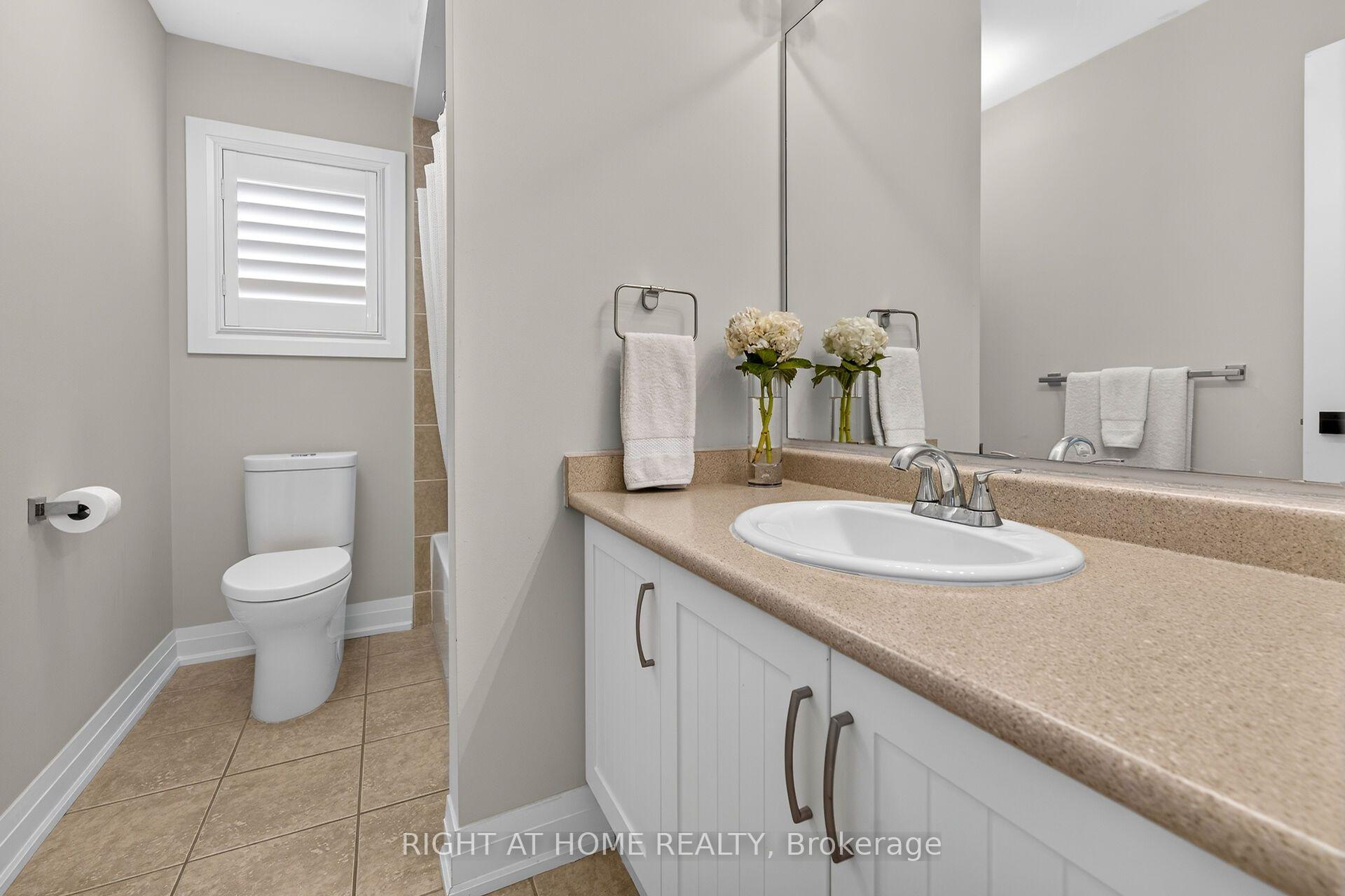Photo 29 of 12 Fiddlehead Crescent, Hamilton, Waterdown — HOMEH