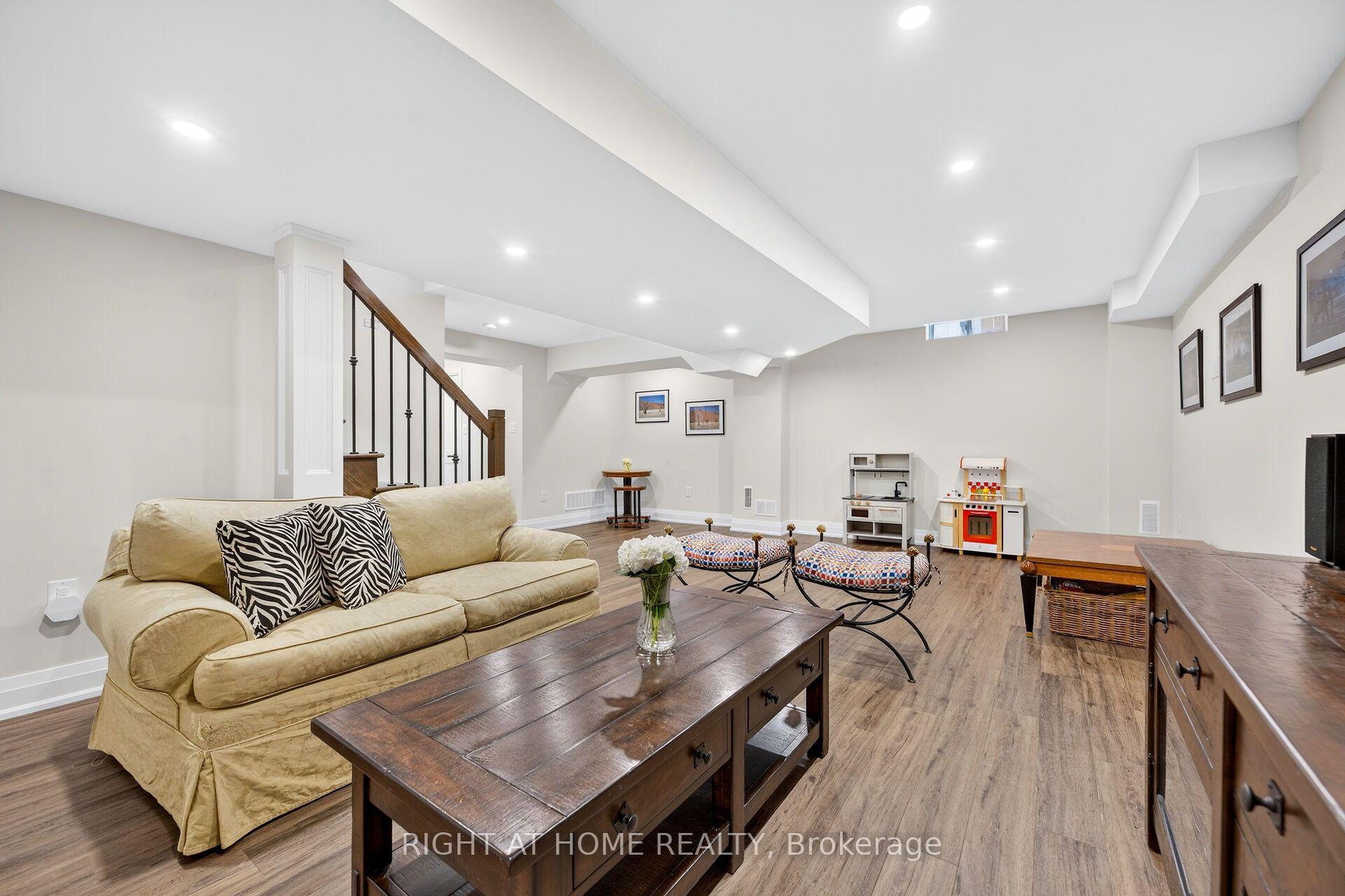 Photo 36 of 12 Fiddlehead Crescent, Hamilton, Waterdown — HOMEH