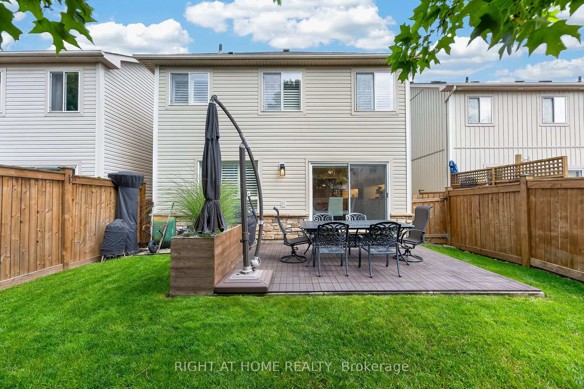 Photo 42 of 12 Fiddlehead Crescent, Hamilton, Waterdown — HOMEH