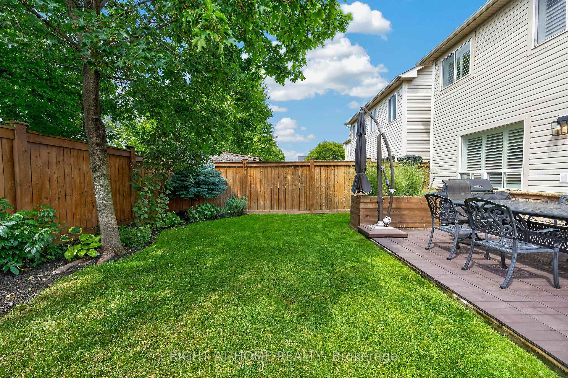 Photo 46 of 12 Fiddlehead Crescent, Hamilton, Waterdown — HOMEH