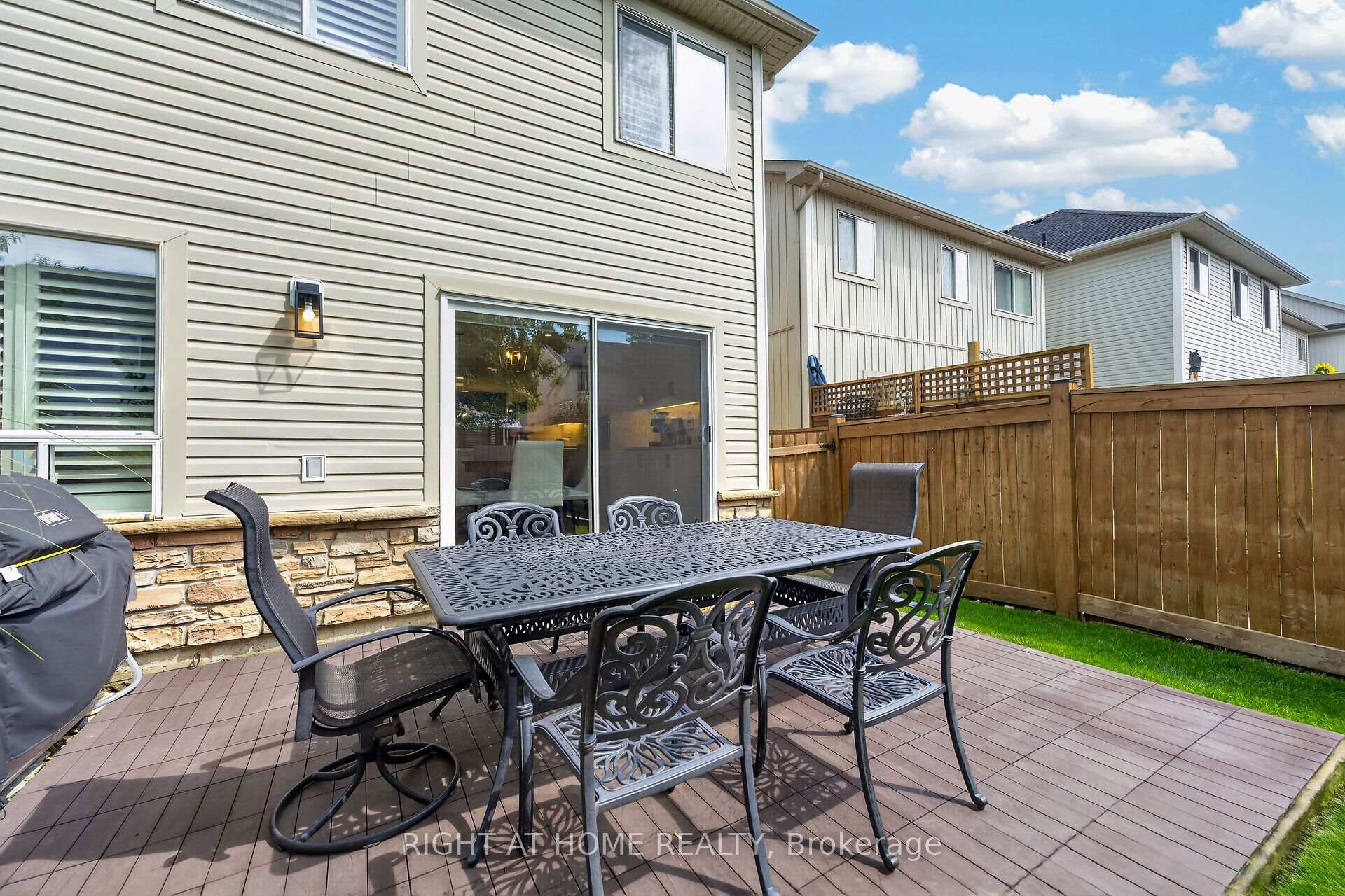 Photo 48 of 12 Fiddlehead Crescent, Hamilton, Waterdown — HOMEH