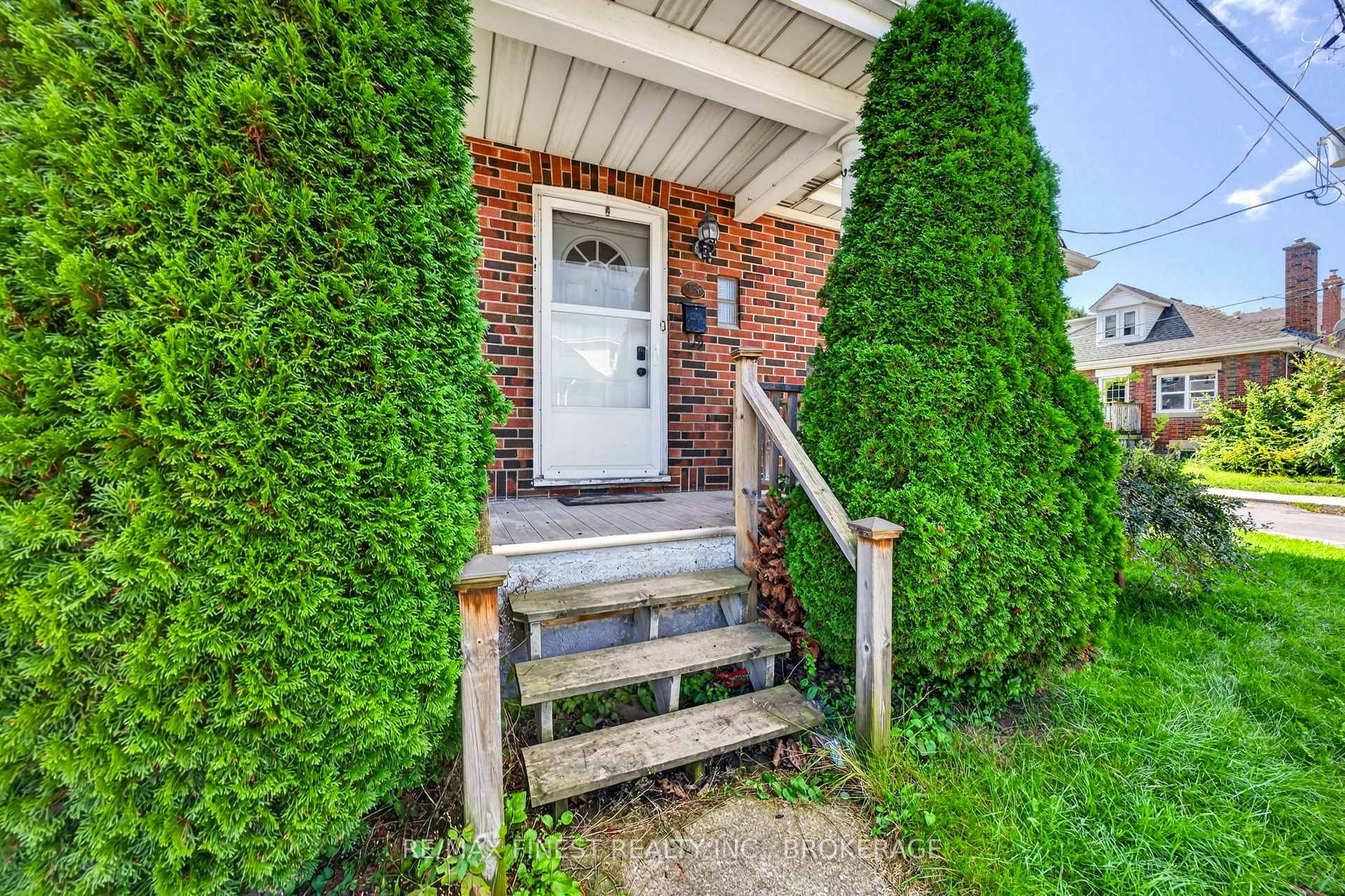 Photo 2 of 258 Raglan Road, Kingston, East of Sir John A. Blvd — HOMEH