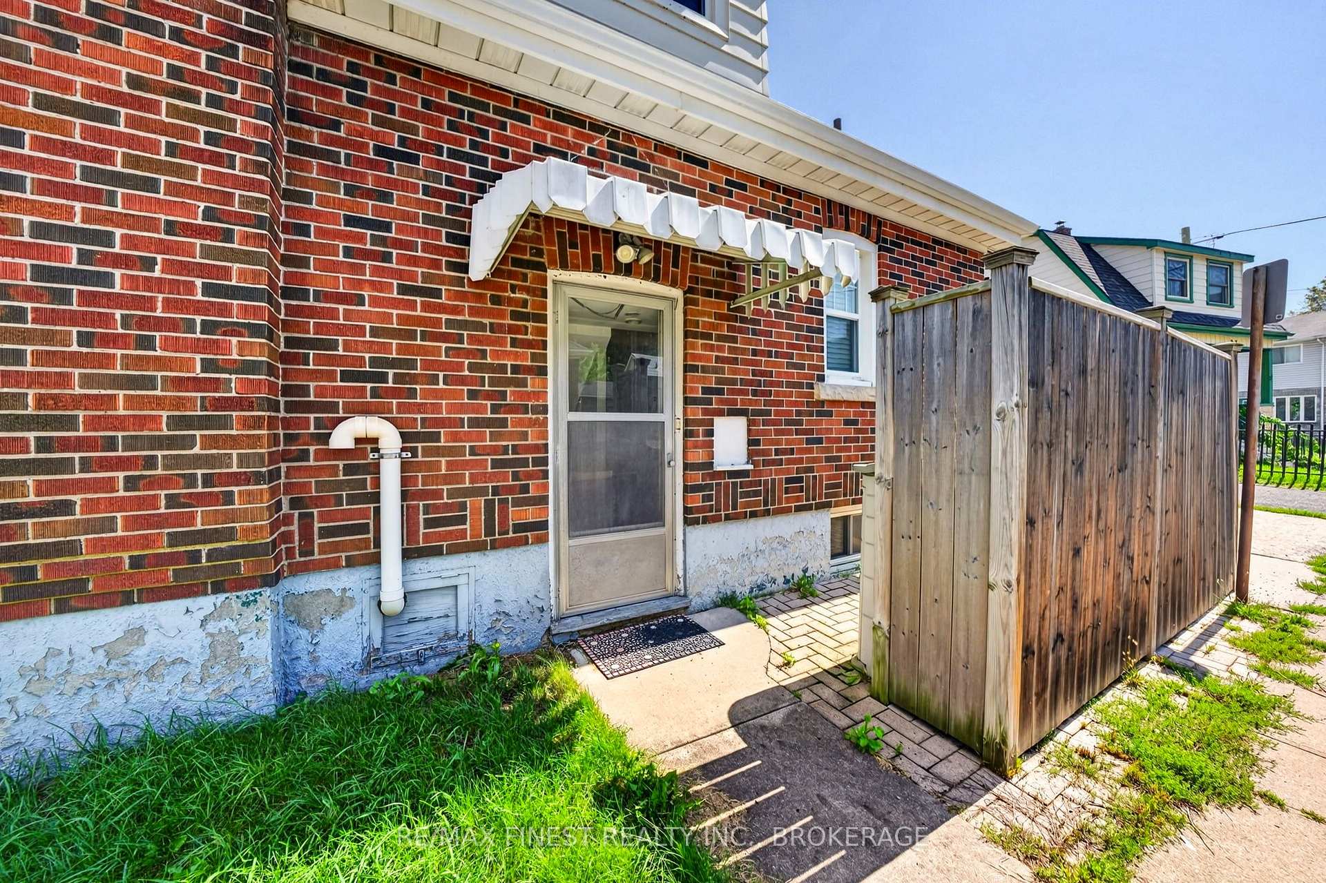 Photo 24 of 258 Raglan Road, Kingston, East of Sir John A. Blvd — HOMEH