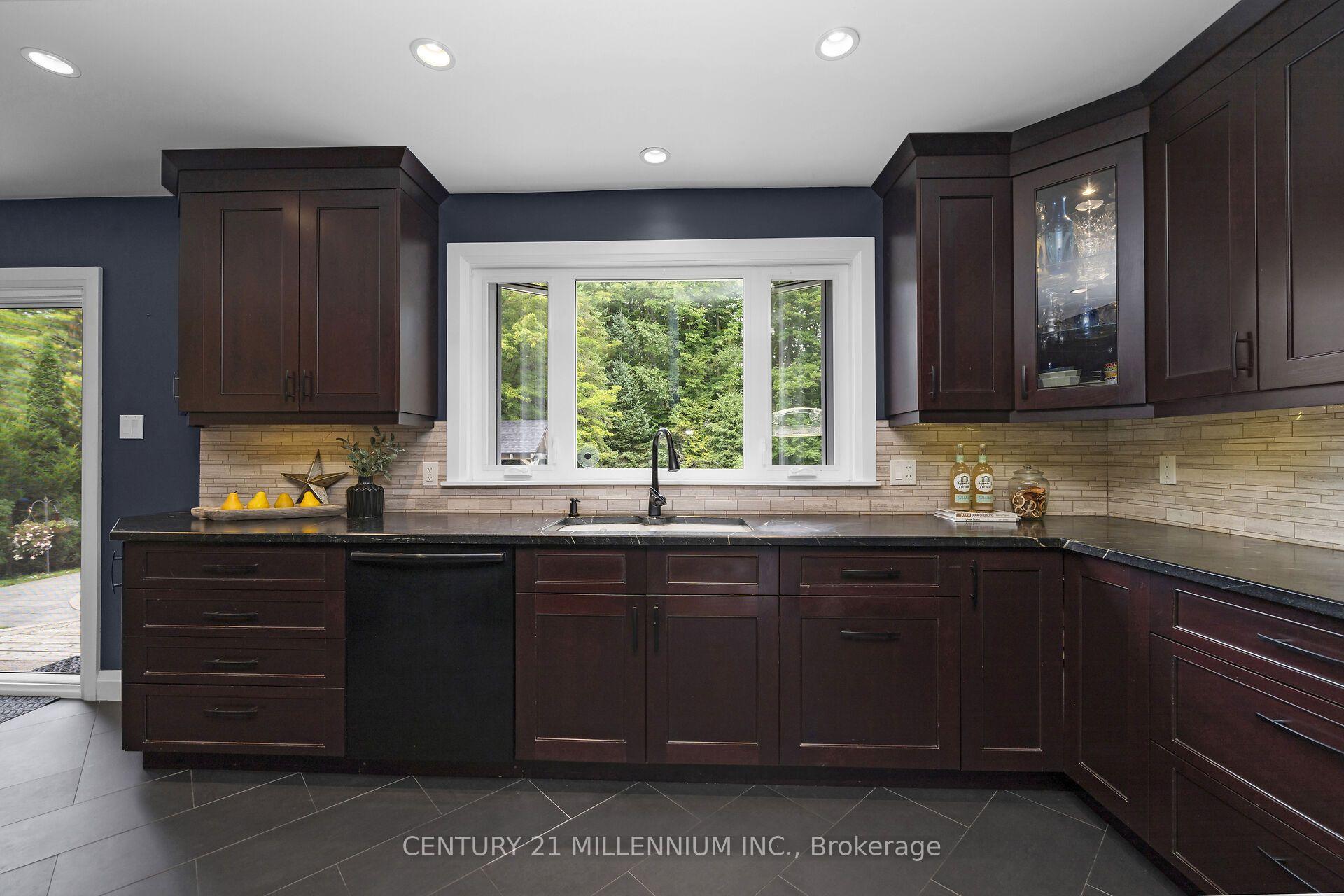 Photo 11 of 17 Erin Heights Drive, Erin — HOMEH