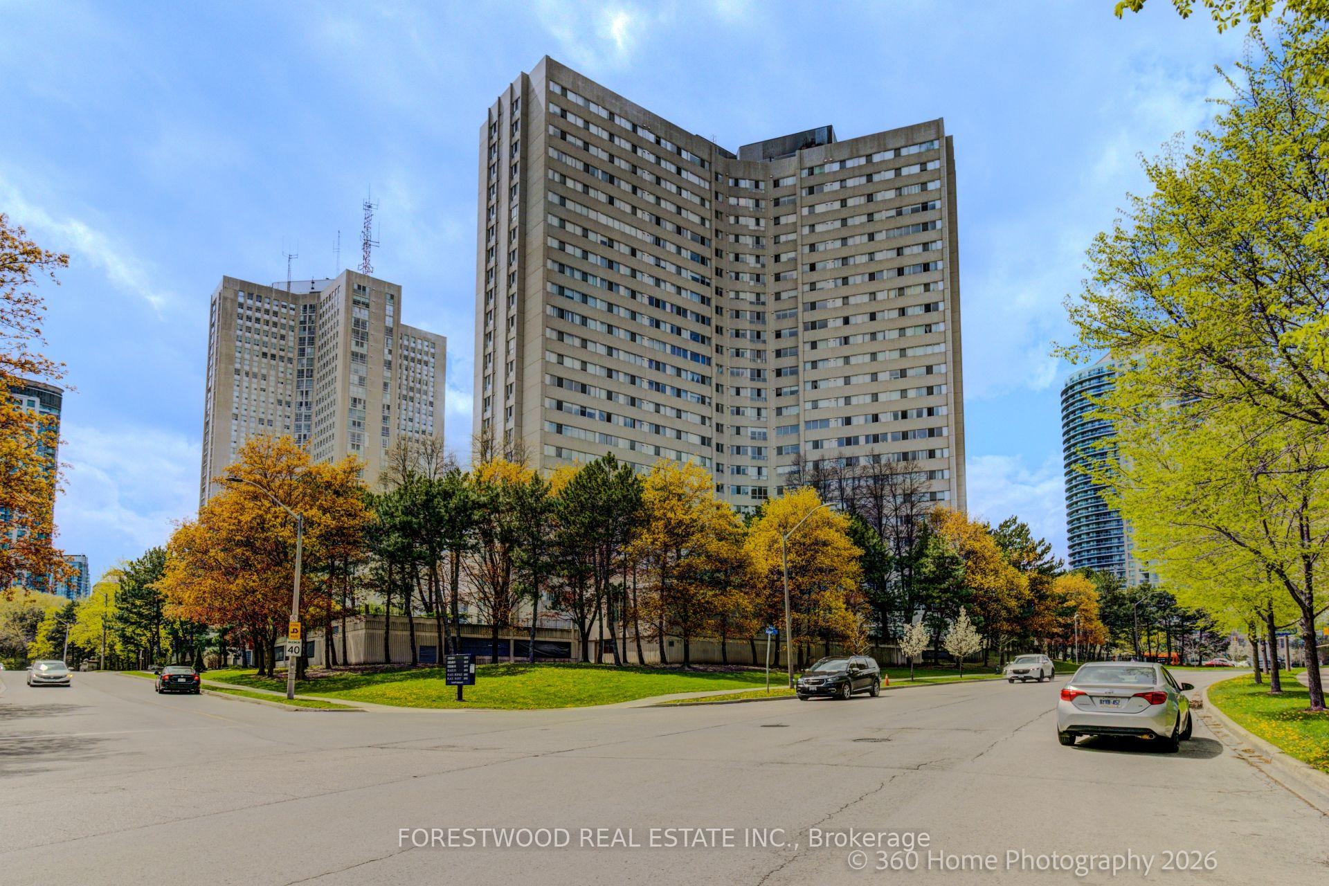 Photo of Unit 2202, 3700 Kaneff Crescent