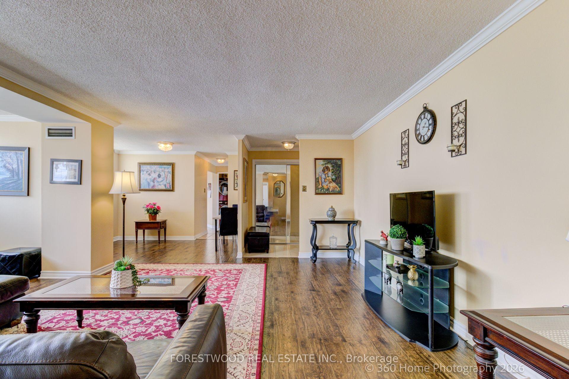 Photo 3 of Unit 2202, 3700 Kaneff Crescent, Mississauga, Mississauga Valleys — HOMEH