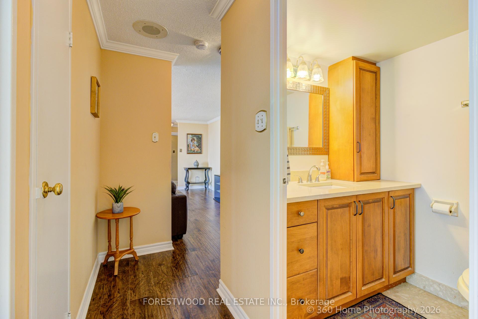Photo 19 of Unit 2202, 3700 Kaneff Crescent, Mississauga, Mississauga Valleys — HOMEH