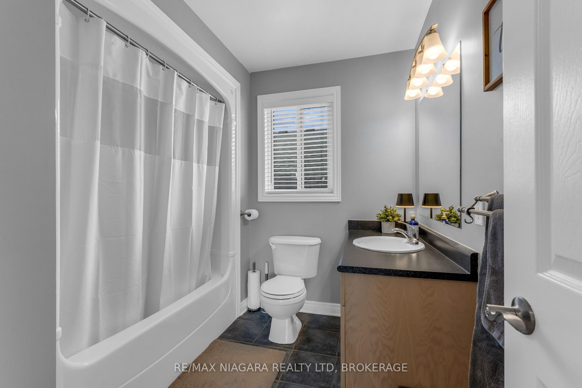 Photo 12 of 325 Lea Crescent, Welland, West Welland — HOMEH