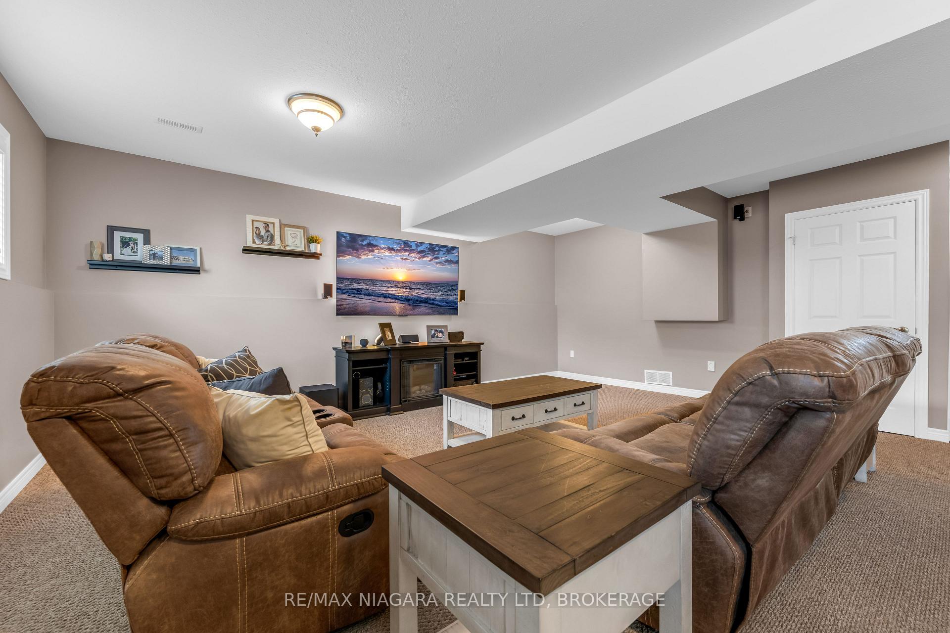 Photo 23 of 325 Lea Crescent, Welland, West Welland — HOMEH